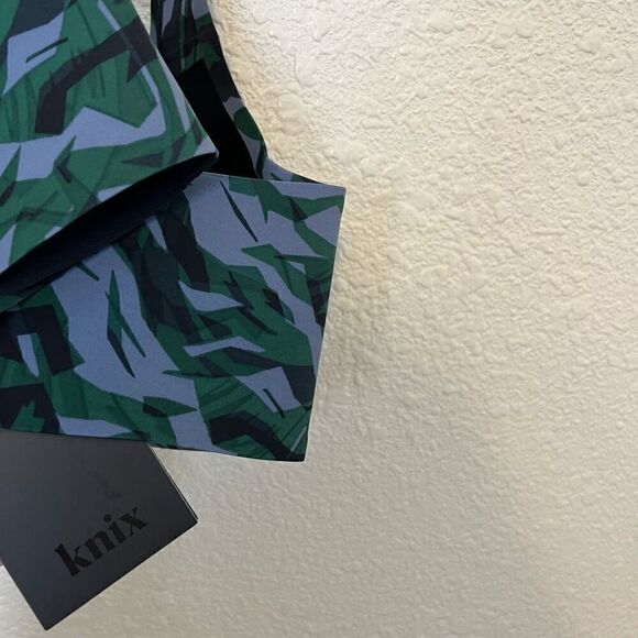 Knix Catalyst Front Zip Sports Bra Size 1 Fits 32A, 32B, 34A, 34B - Picture 6 of 6